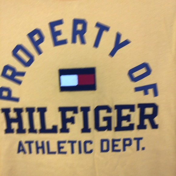 Tommy Hilfiger Logo Tee in yellow-size Small - Picture 2 of 10